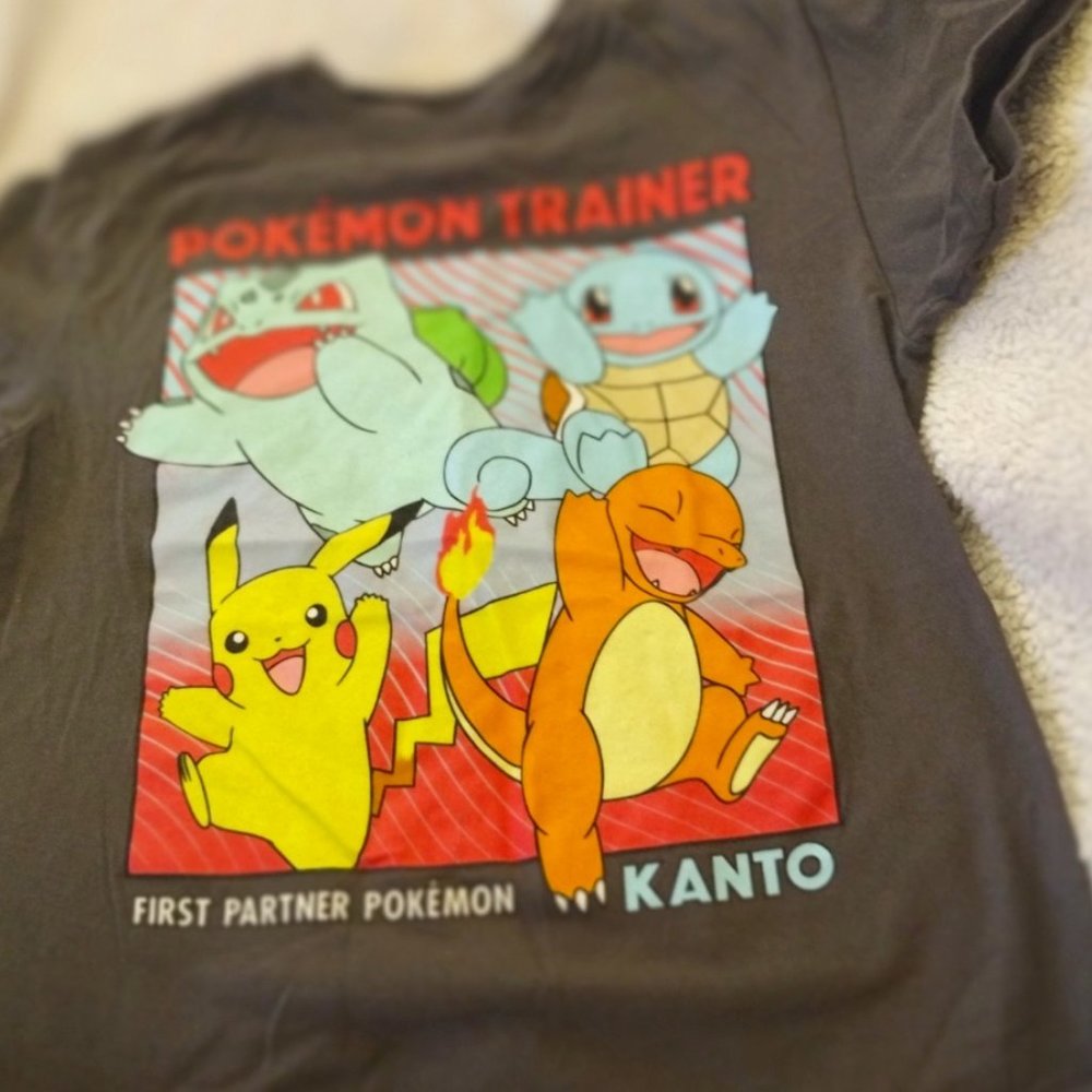 Pokemon trainer tshirt aize large 10/12
